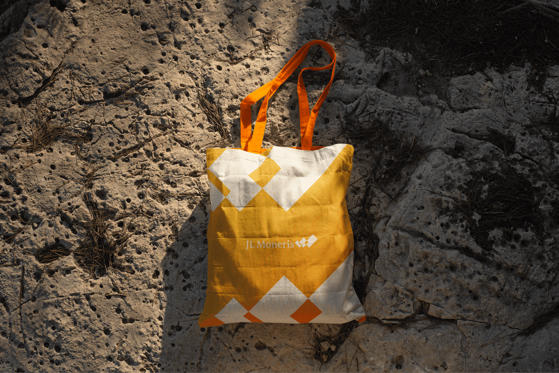 JL Moneris Bag Design